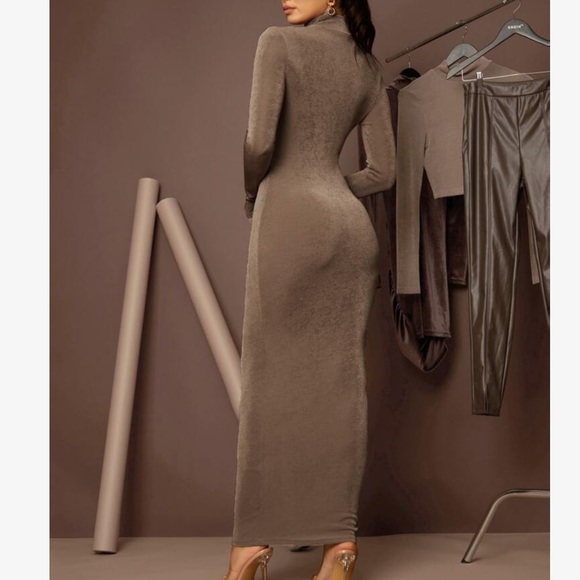 Sexy Ruched High Neck Long Sleeve Solid Fitted Bodycon Dress - Picture 5 of 11